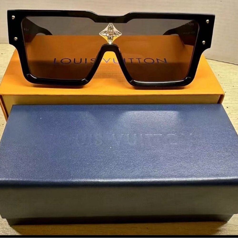 Louis Vuitton Black Sunglasses with Silver Accent